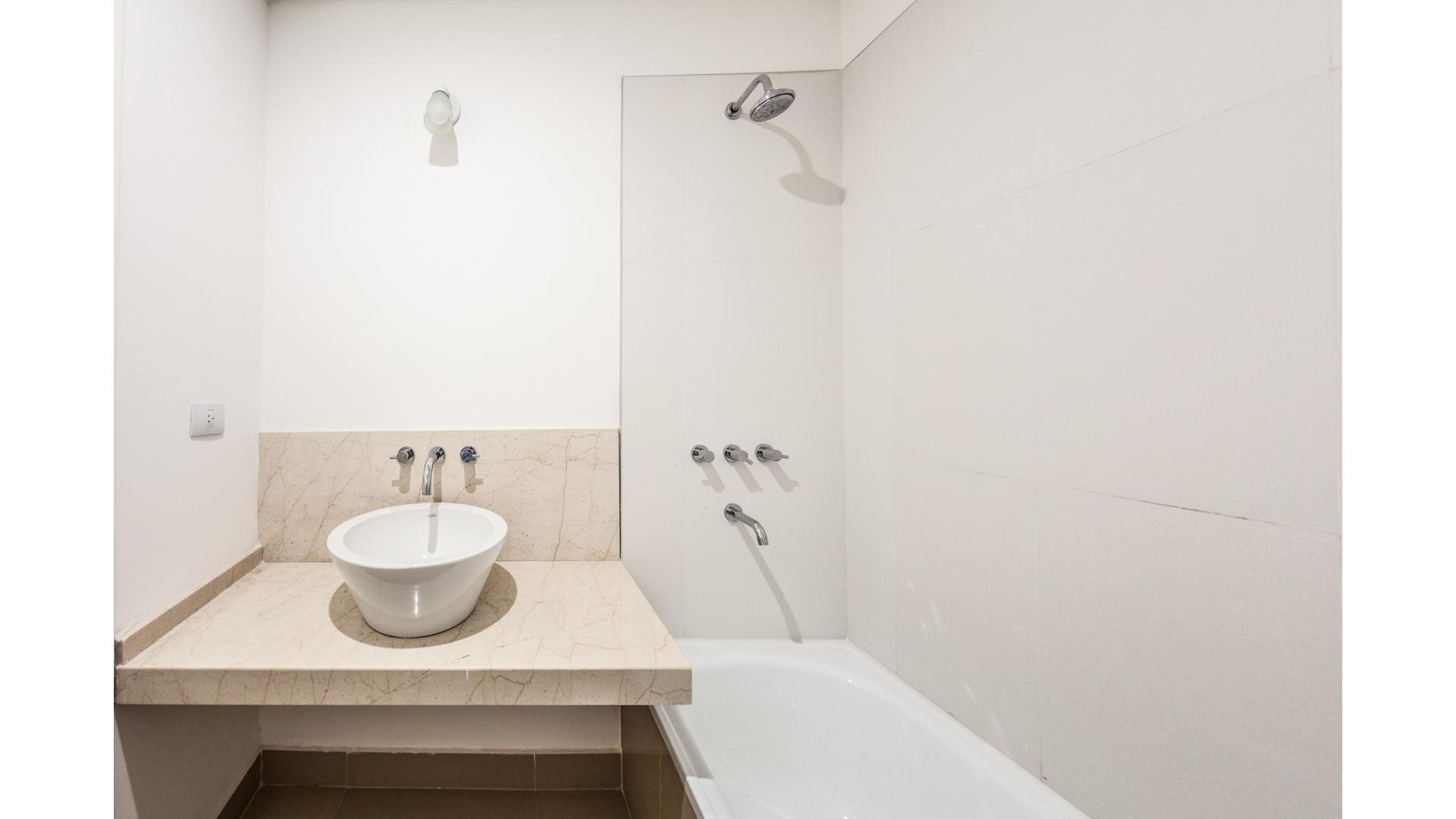 R. Caamaño 600 – USD125.000 – Edificio – en Venta