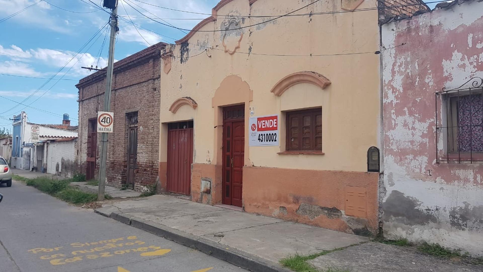 Alberdi  1100 - U$D 90.000 - Casa en Venta