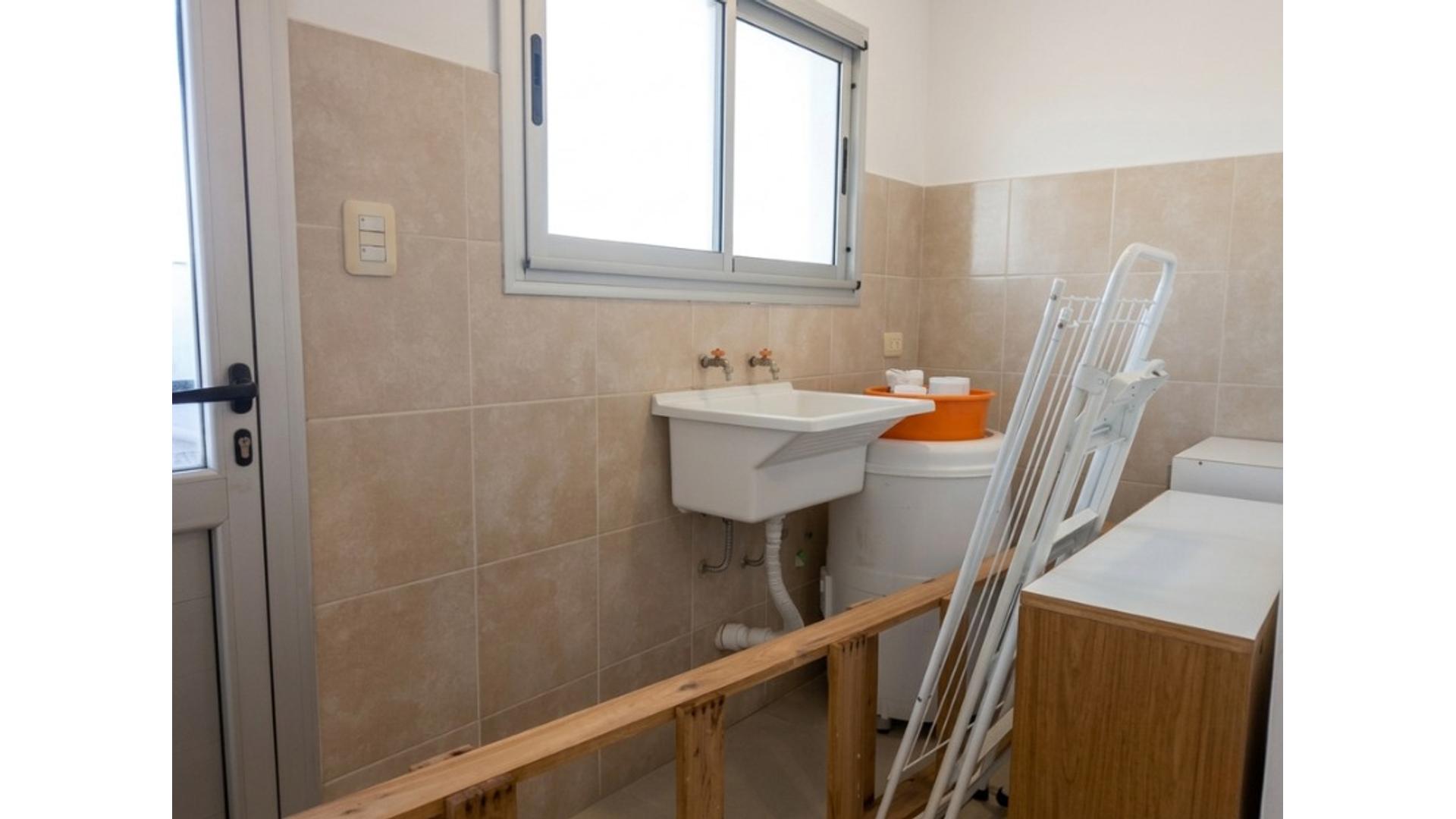 Thames Entre Lituania Y Castilla 4000 – USD140.000 – Departamento – en Venta