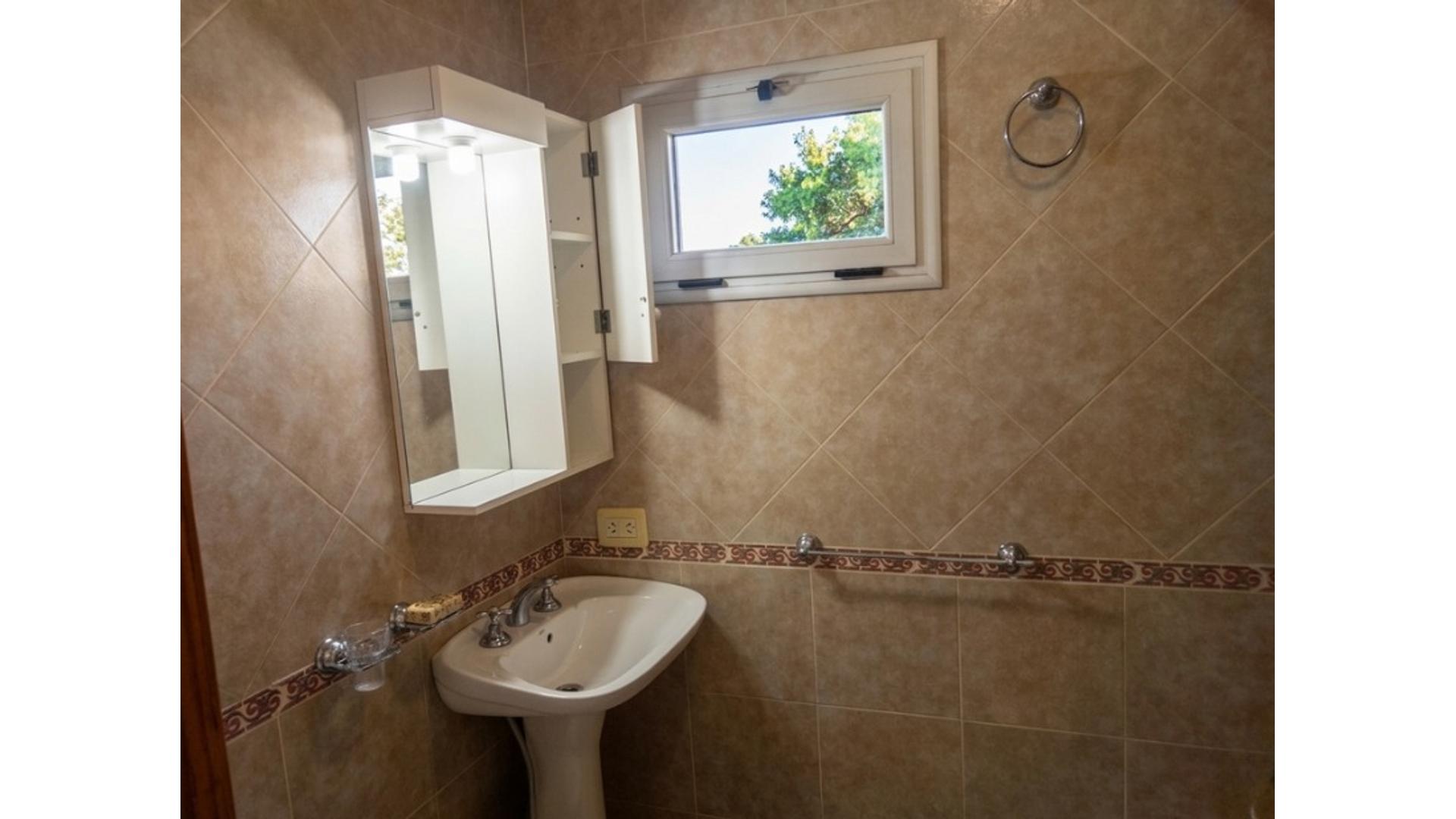 Thames Entre Lituania Y Castilla 4000 – USD140.000 – Departamento – en Venta