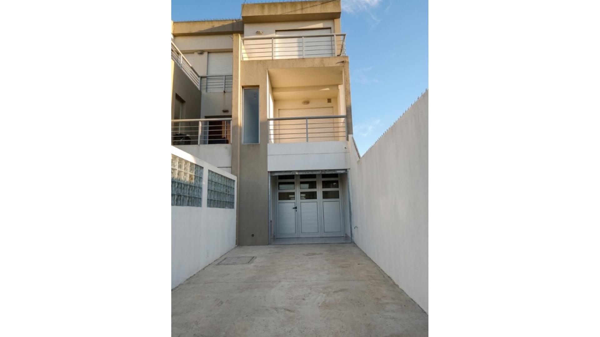 Thames Entre Lituania Y Castilla 4000 – USD140.000 – Departamento – en Venta