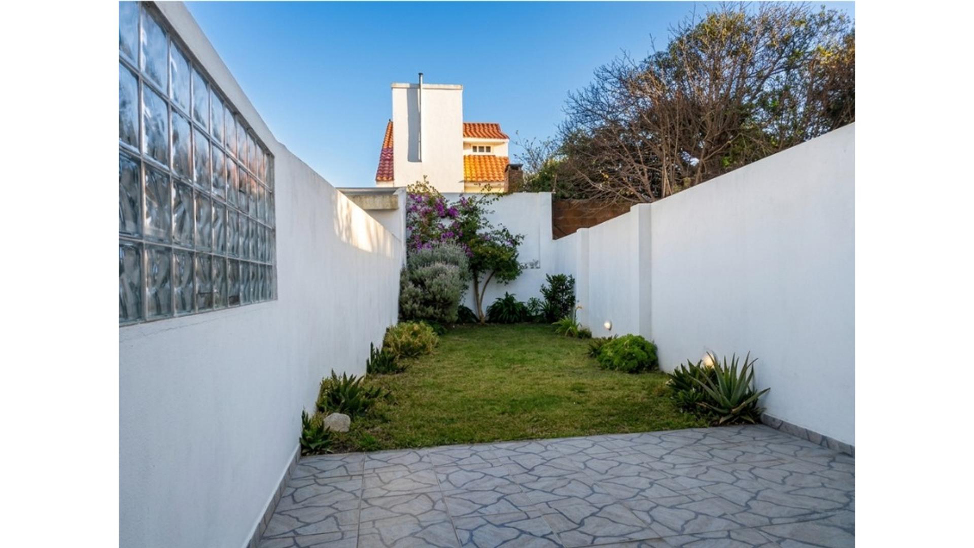 Thames Entre Lituania Y Castilla 4000 – USD140.000 – Departamento – en Venta