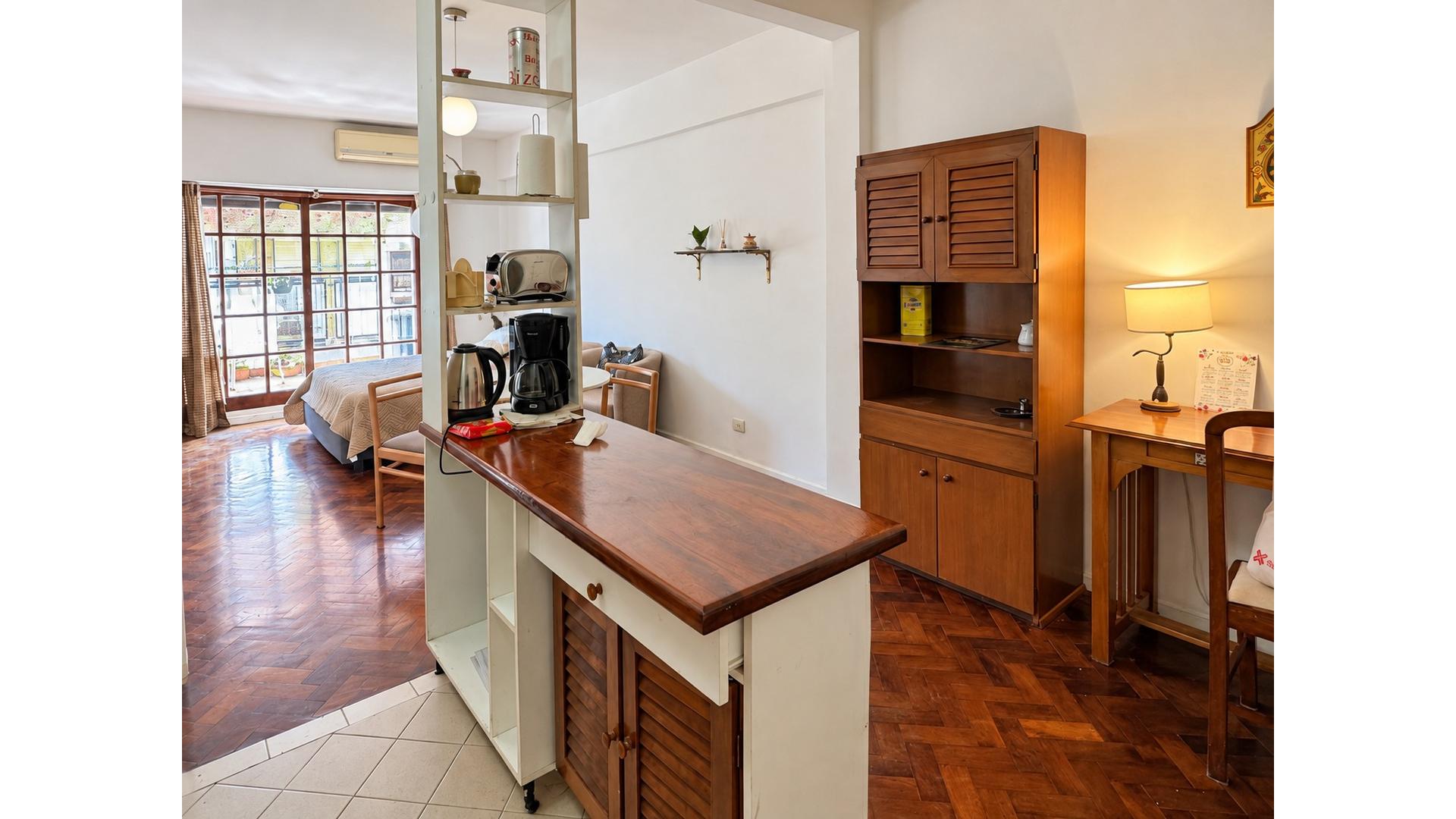 Arenales 2800 9°  – ARS800.000 – Departamento – en Alquiler