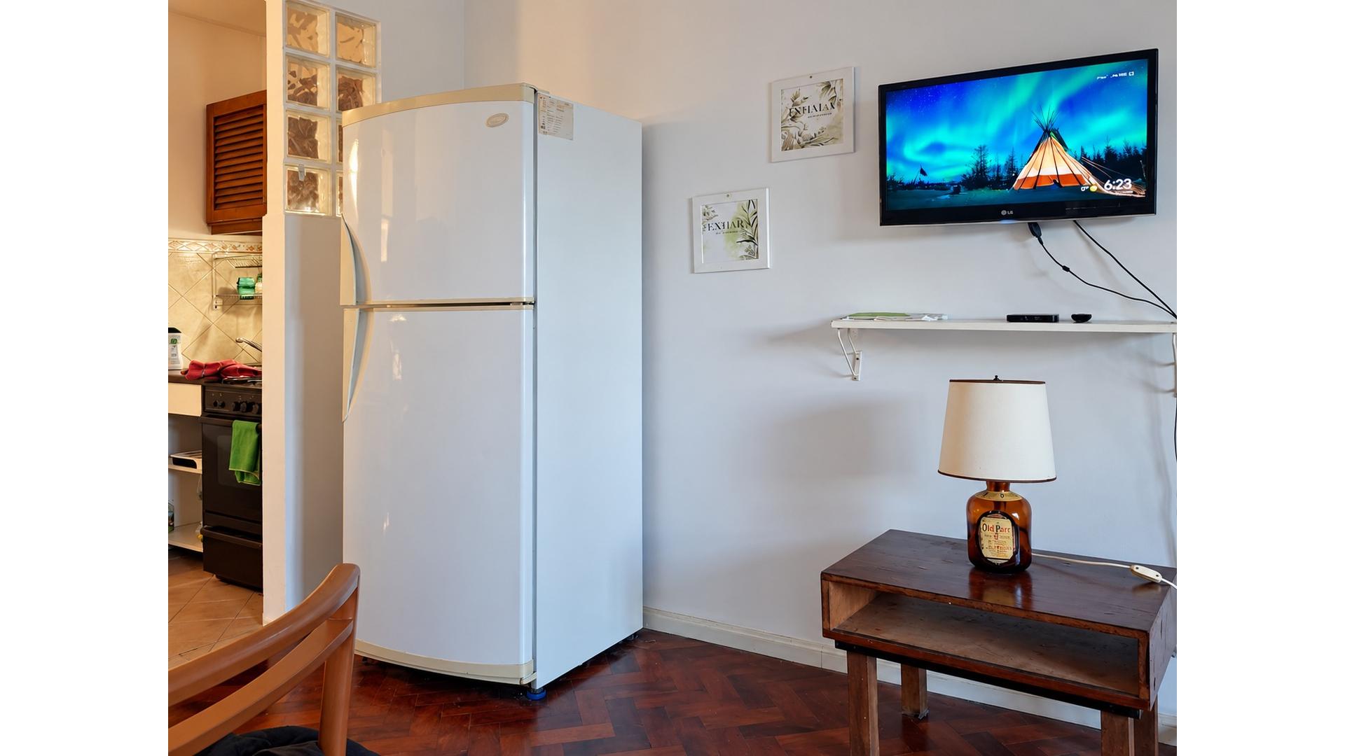 Arenales 2800 9°  – ARS800.000 – Departamento – en Alquiler