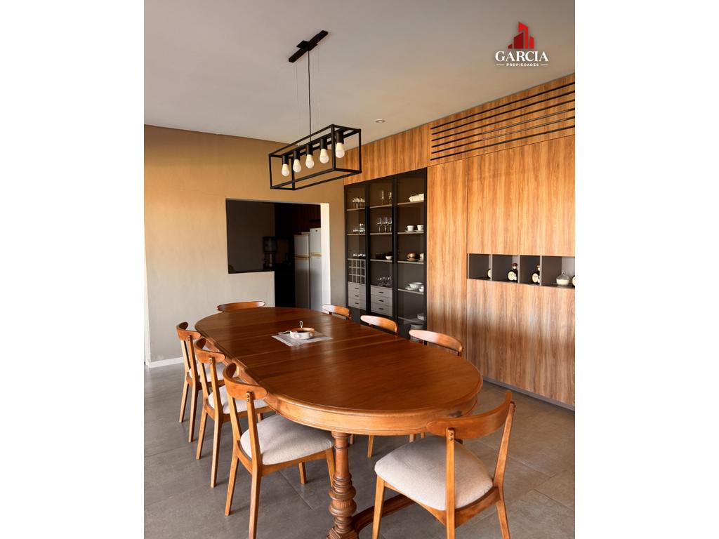 VENDE HERMOSA CASA CON PILETA Y JACUZZI - foto 3