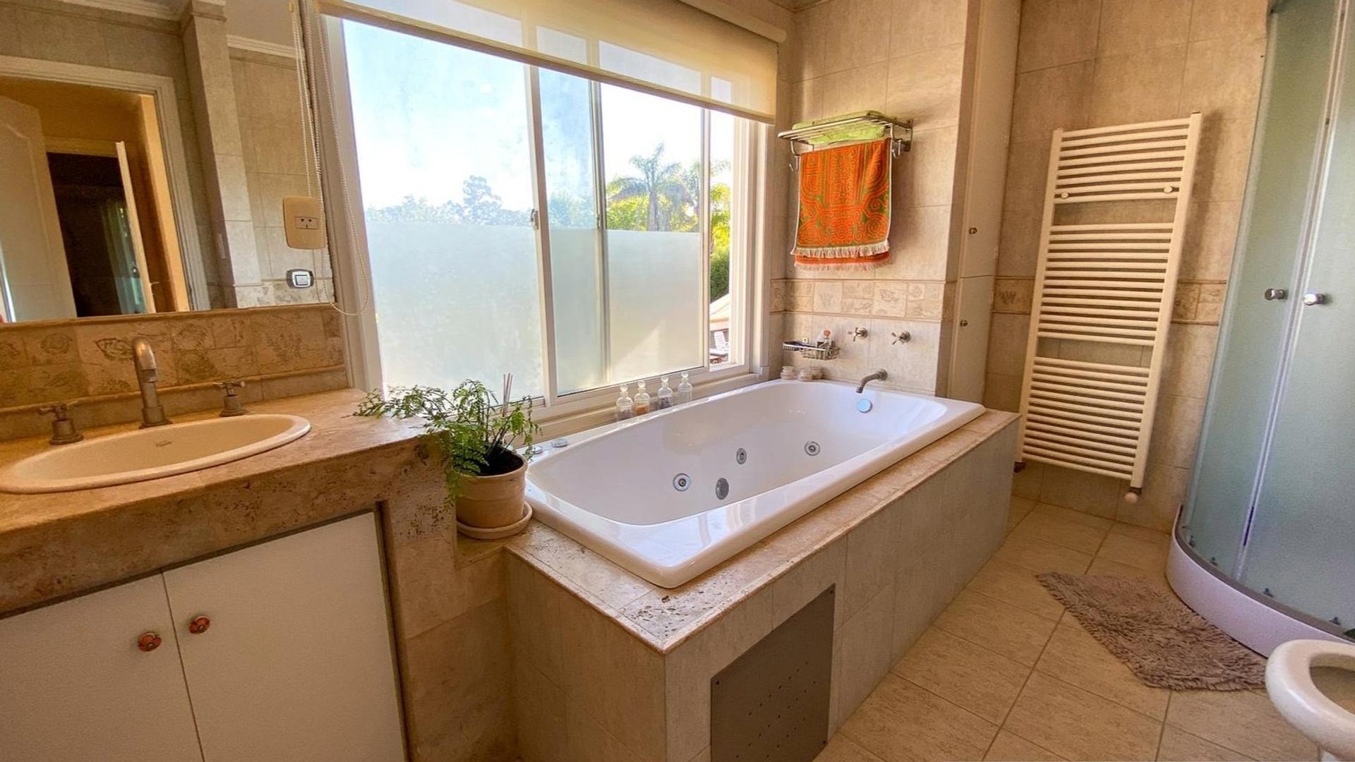 Los Robles 100 – USD850.000 – Casa – en Venta