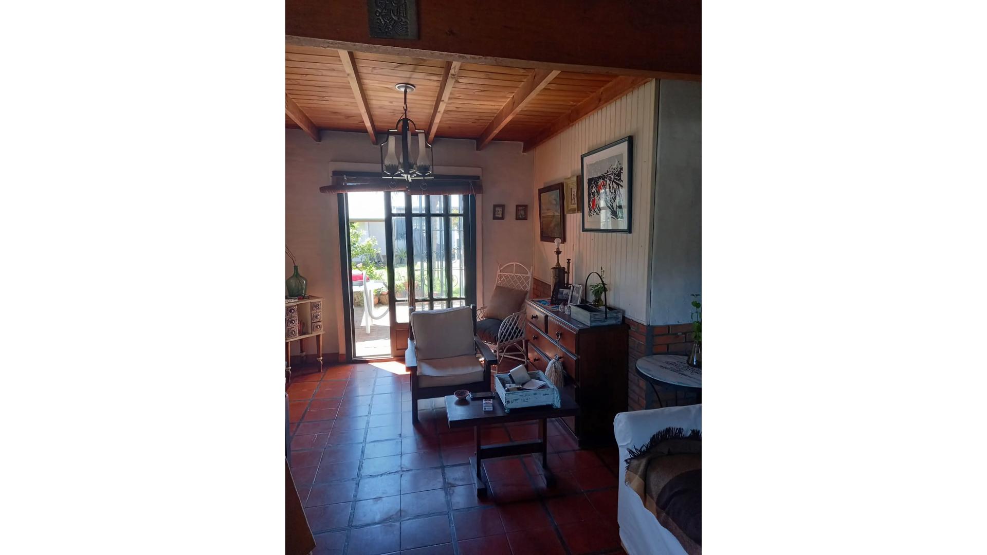 Zapiola 200 – USD155.000 – Casa – en Venta
