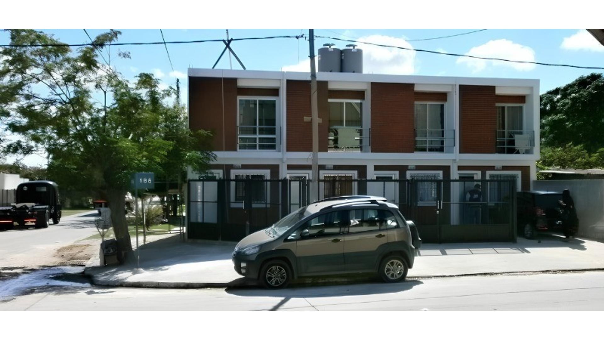165 100 – USD120.000 – Tipo Casa PH – en Venta
