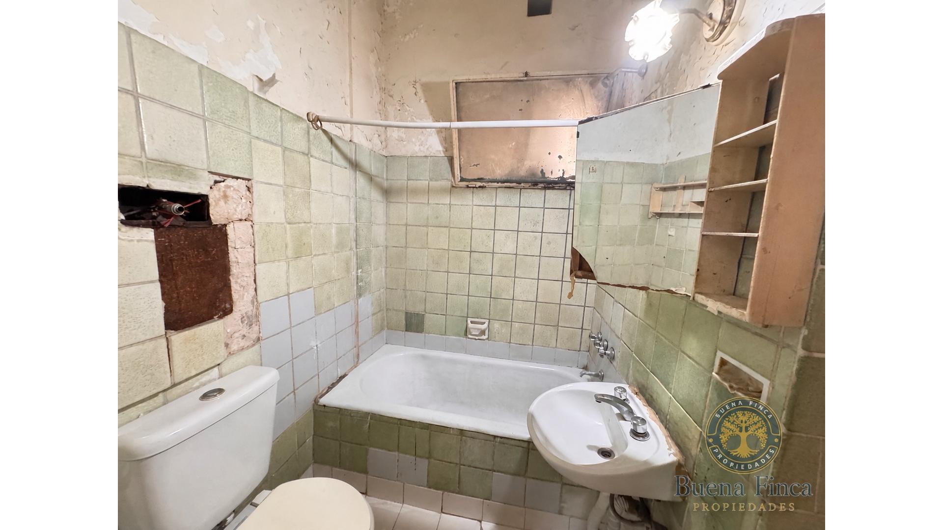 Vicente Lopez 1900 1°  – USD117.000 – Departamento – en Venta