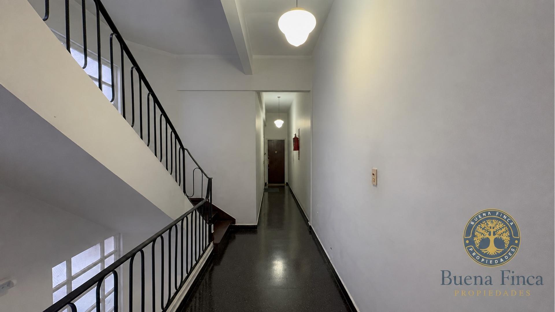 Vicente Lopez 1900 1°  – USD117.000 – Departamento – en Venta