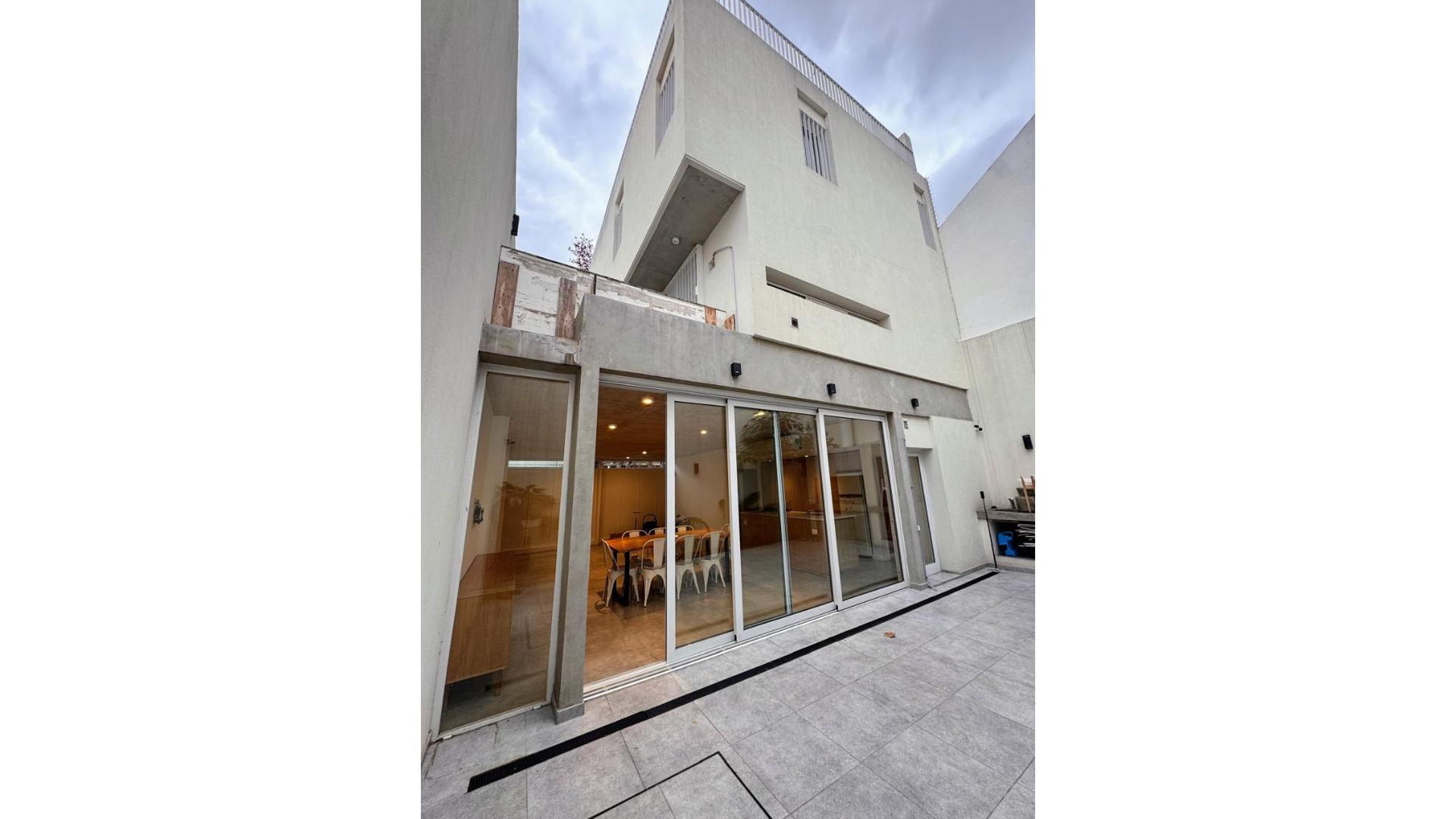 Campana 2300 – USD440.000 – Casa – en Venta