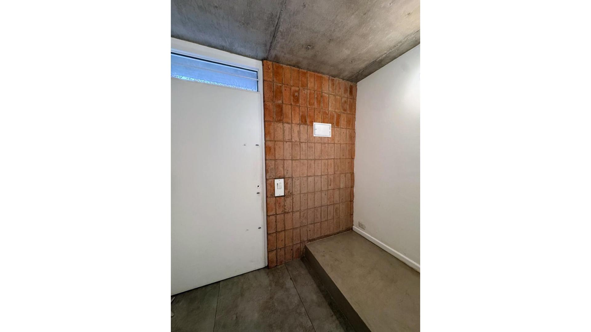 Campana 2300 – USD440.000 – Casa – en Venta