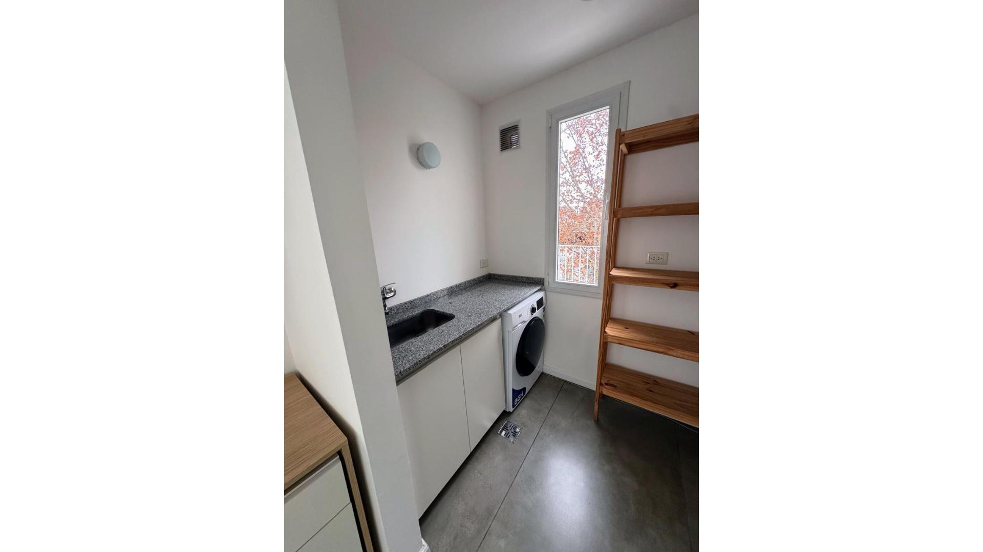 Campana 2300 – USD440.000 – Casa – en Venta