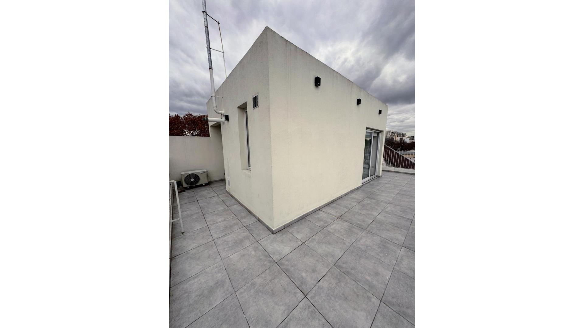 Campana 2300 – USD440.000 – Casa – en Venta