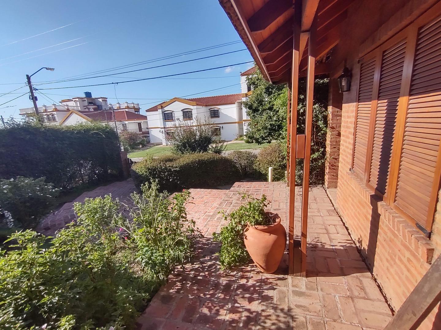 Casa Venta - Padre Pablo Tissera Esq. Saturno al 0 - imagen 9