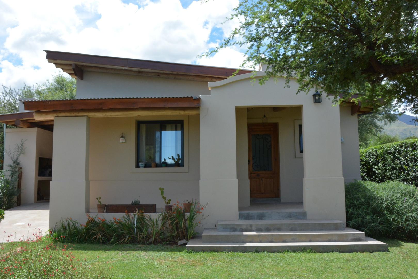 Las Acacias N° 630