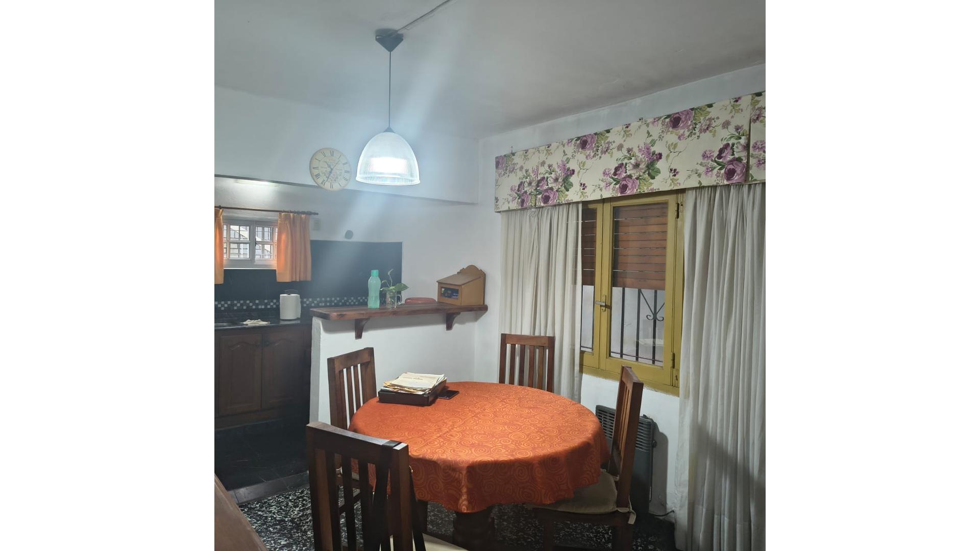 Salvador Maria Del Carril 500 – USD49.900 – Casa – en Venta