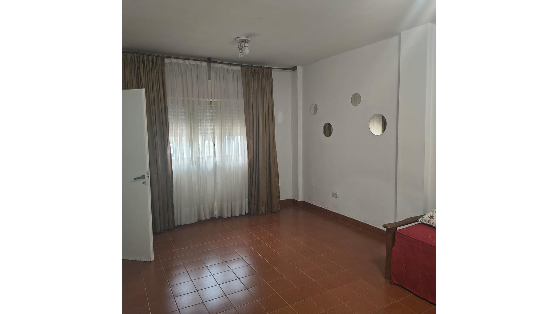 Salvador Maria Del Carril 500 – USD49.900 – Casa – en Venta