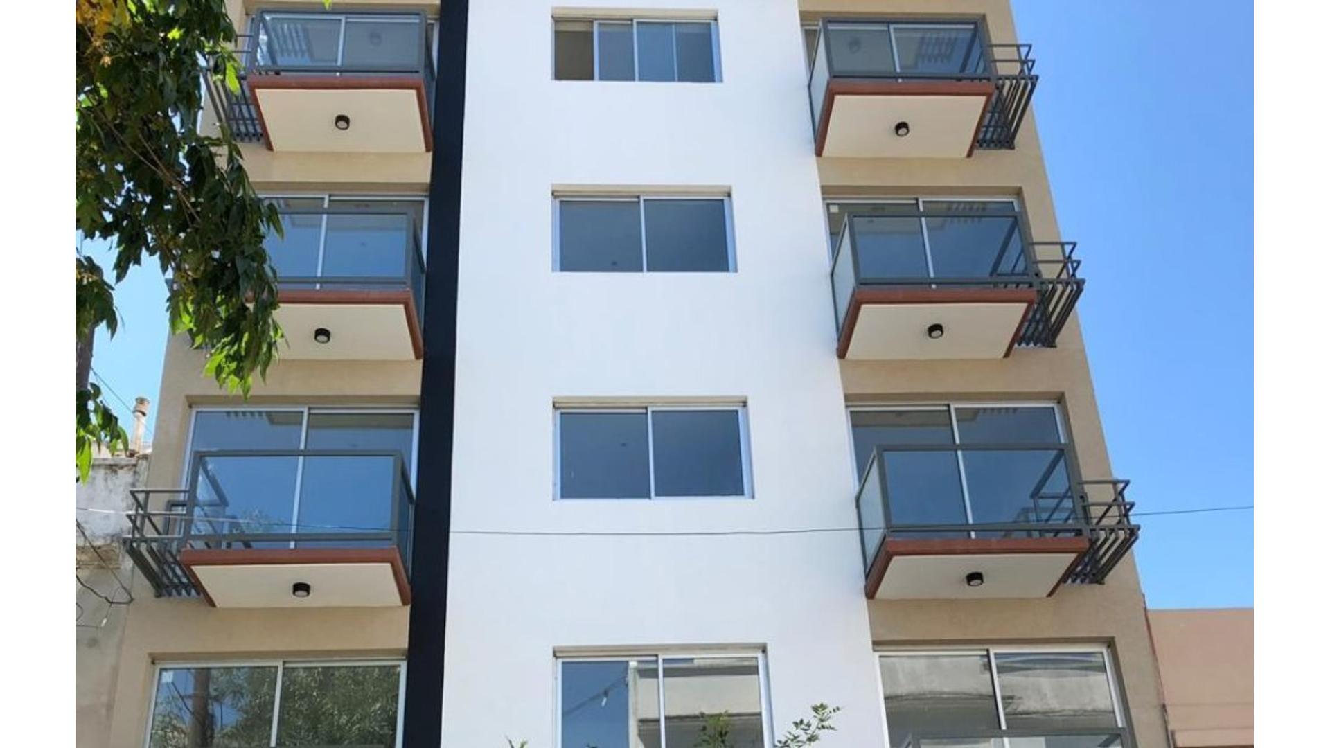 Granaderos 800 1°  – ARS600.000 – Departamento – en Alquiler