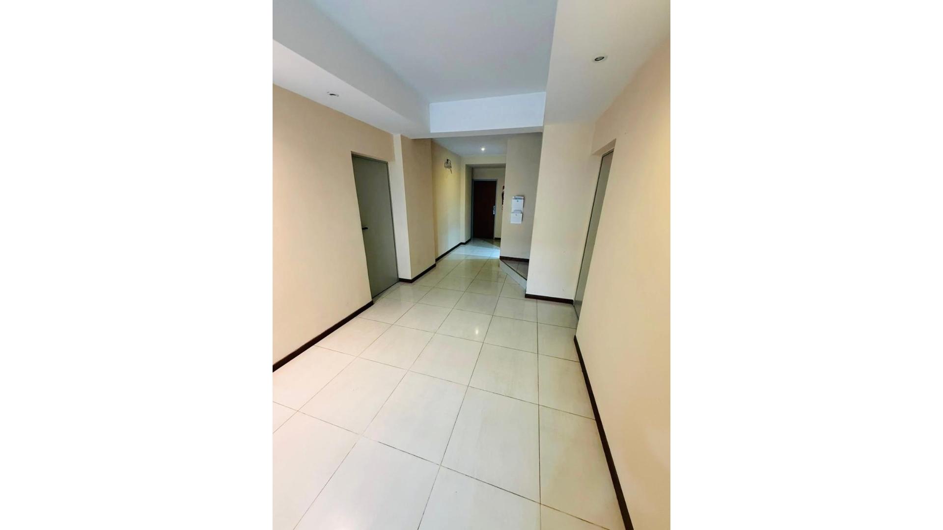 Granaderos 800 1°  – ARS600.000 – Departamento – en Alquiler