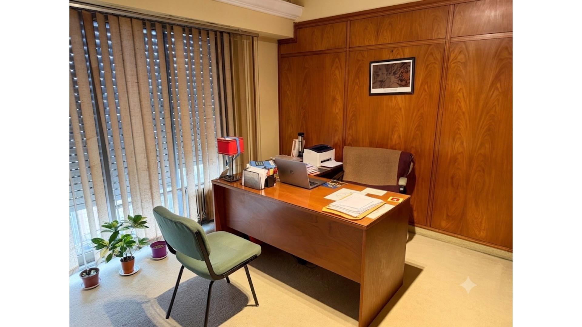 Av. Mitre 300 5°  – USD89.900 – Oficina – en Venta