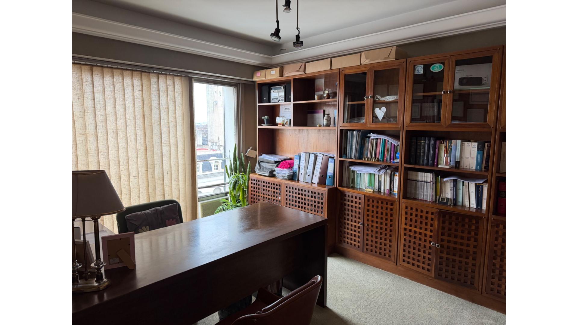 Av. Mitre 300 5°  – USD89.900 – Oficina – en Venta
