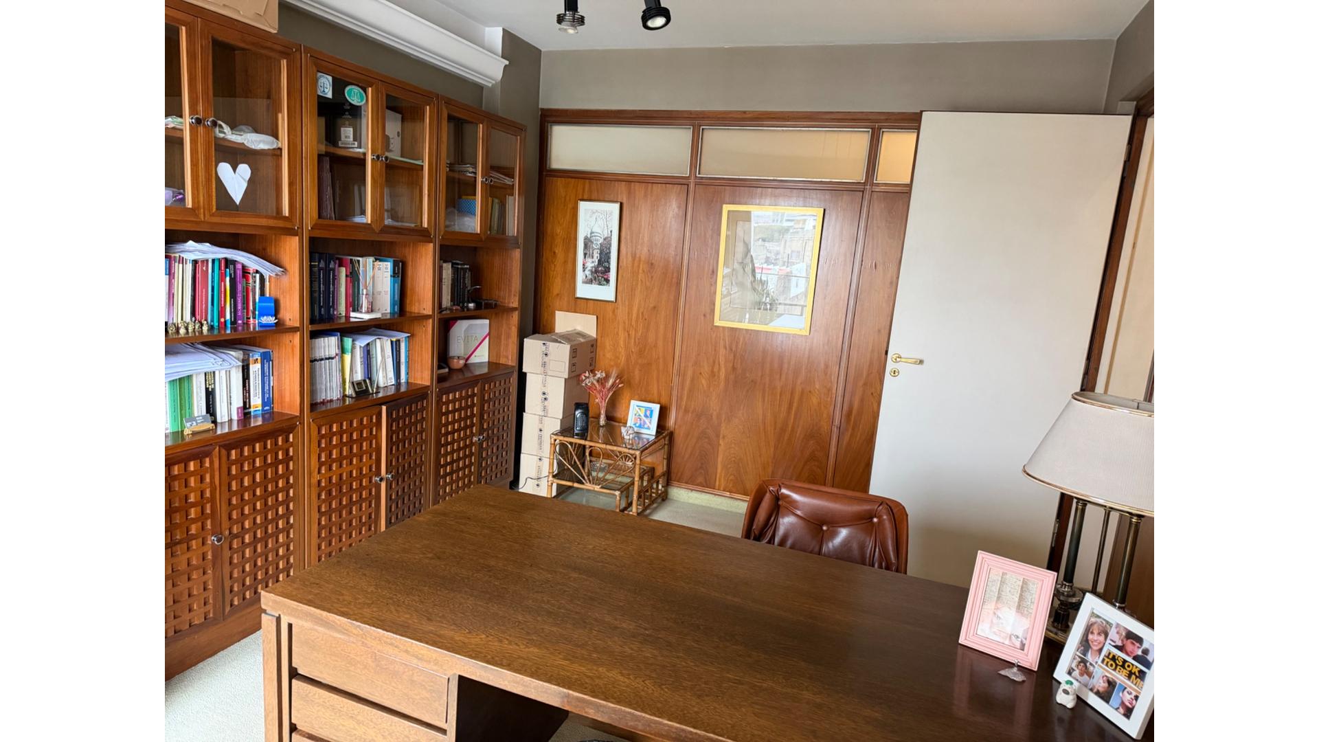Av. Mitre 300 5°  – USD89.900 – Oficina – en Venta