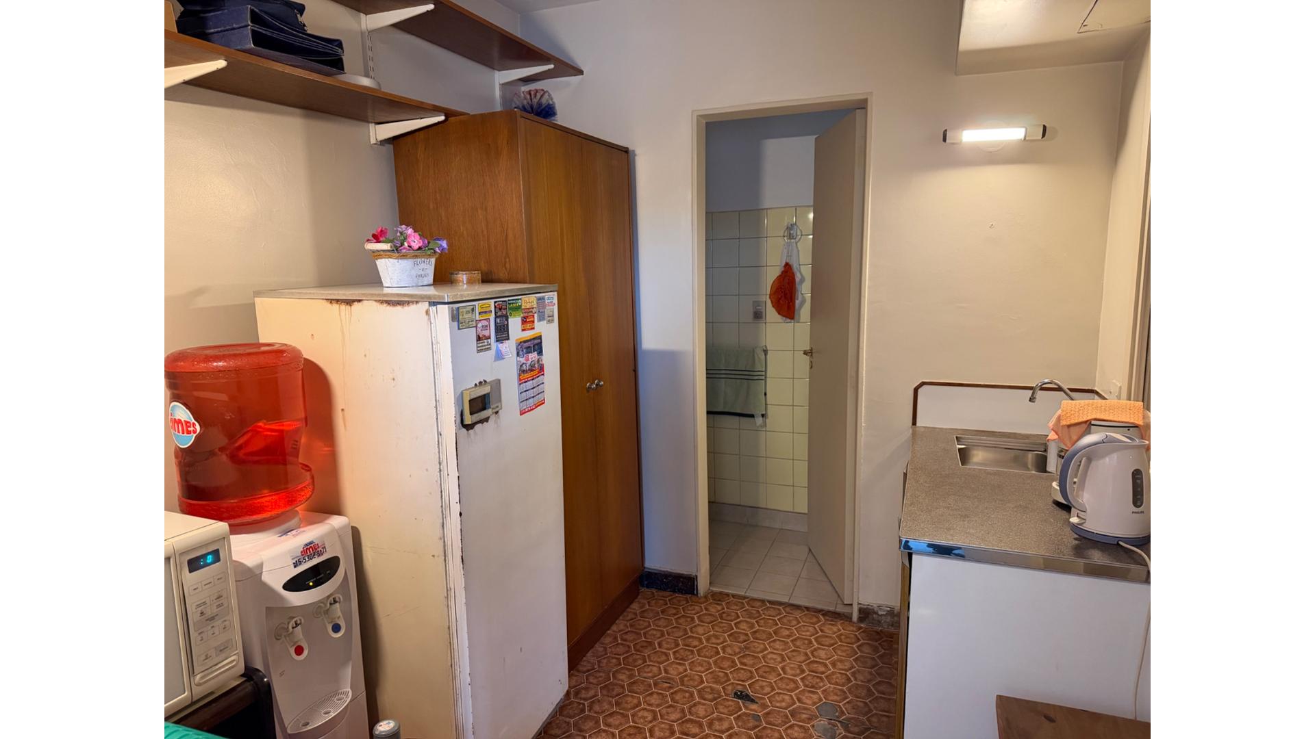 Av. Mitre 300 5°  – USD89.900 – Oficina – en Venta