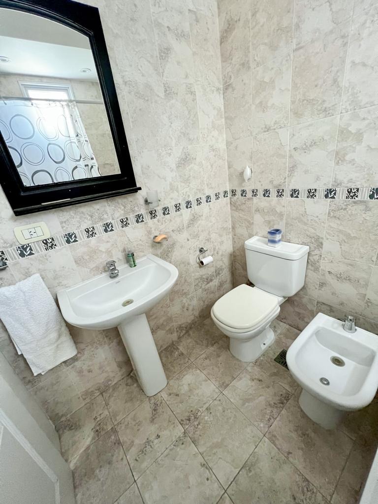 OPORTUNIDAD EXCELENTE DEPARTAMENTO 2 AMBIENTES C/ COCHERA 