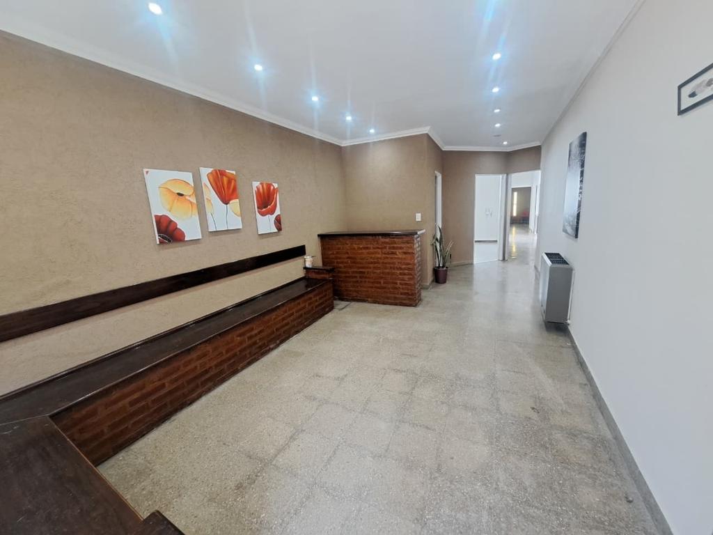 Venta Edificio Profesional 6 ambientes Lujan Centro