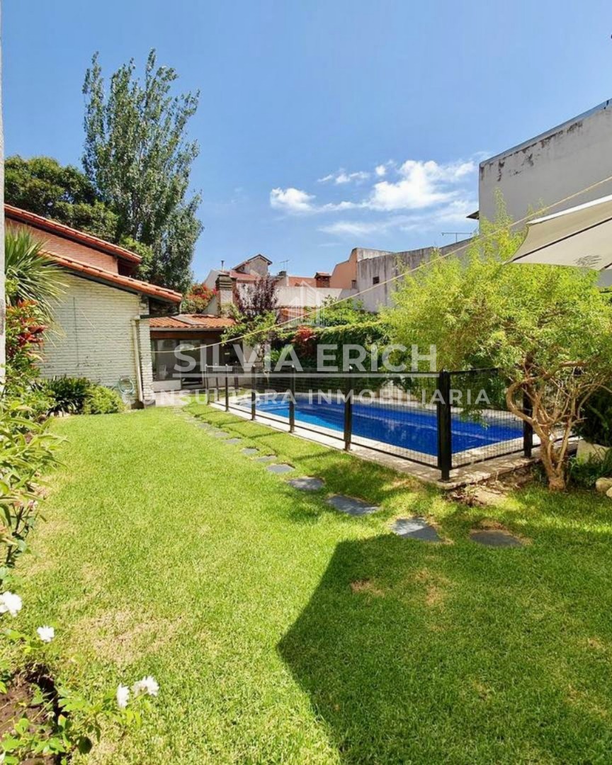 VENTA 5AMB 330 METROS EN FLORIDA, PARQUE PISCINA Y PARRILLA