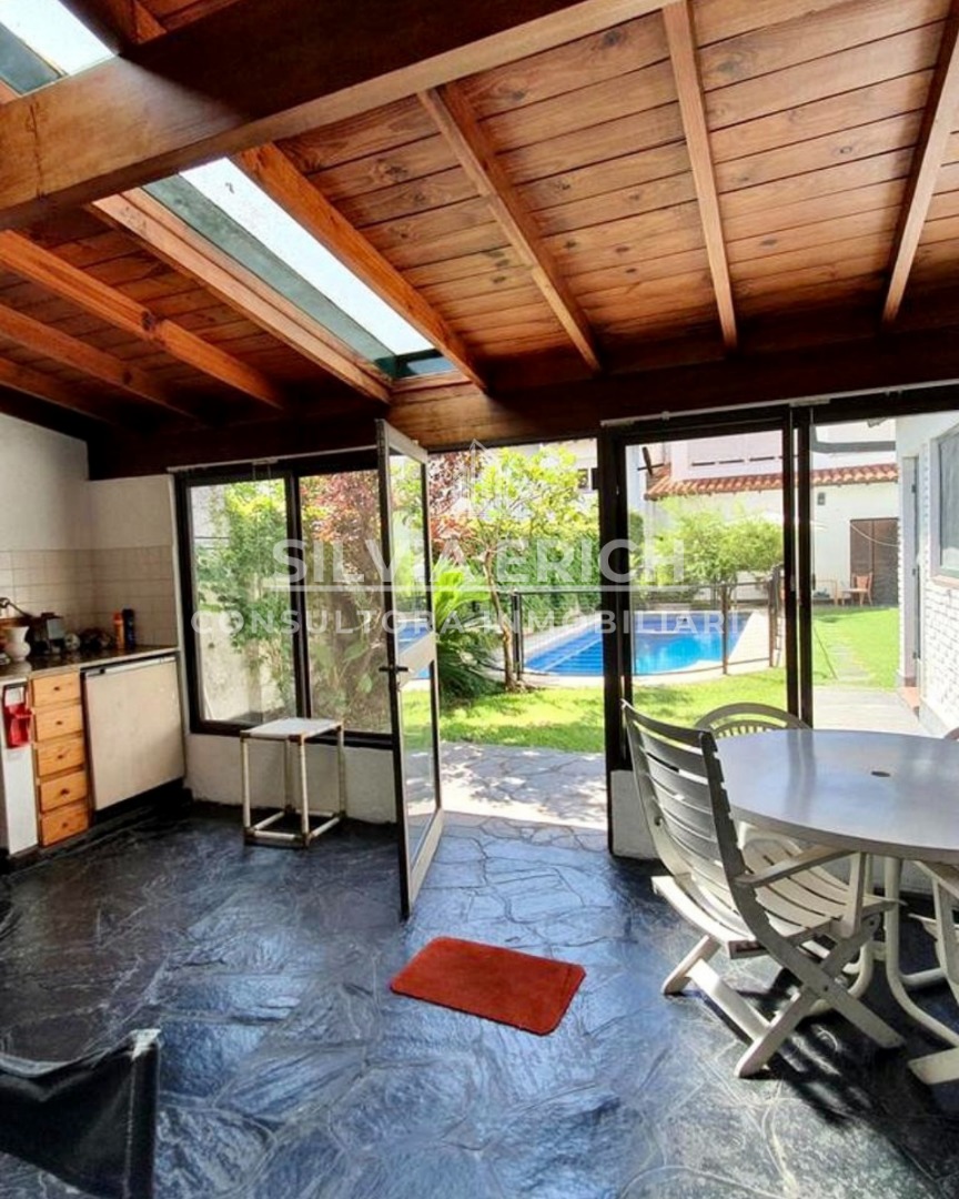 VENTA 5AMB 330 METROS EN FLORIDA, PARQUE PISCINA Y PARRILLA