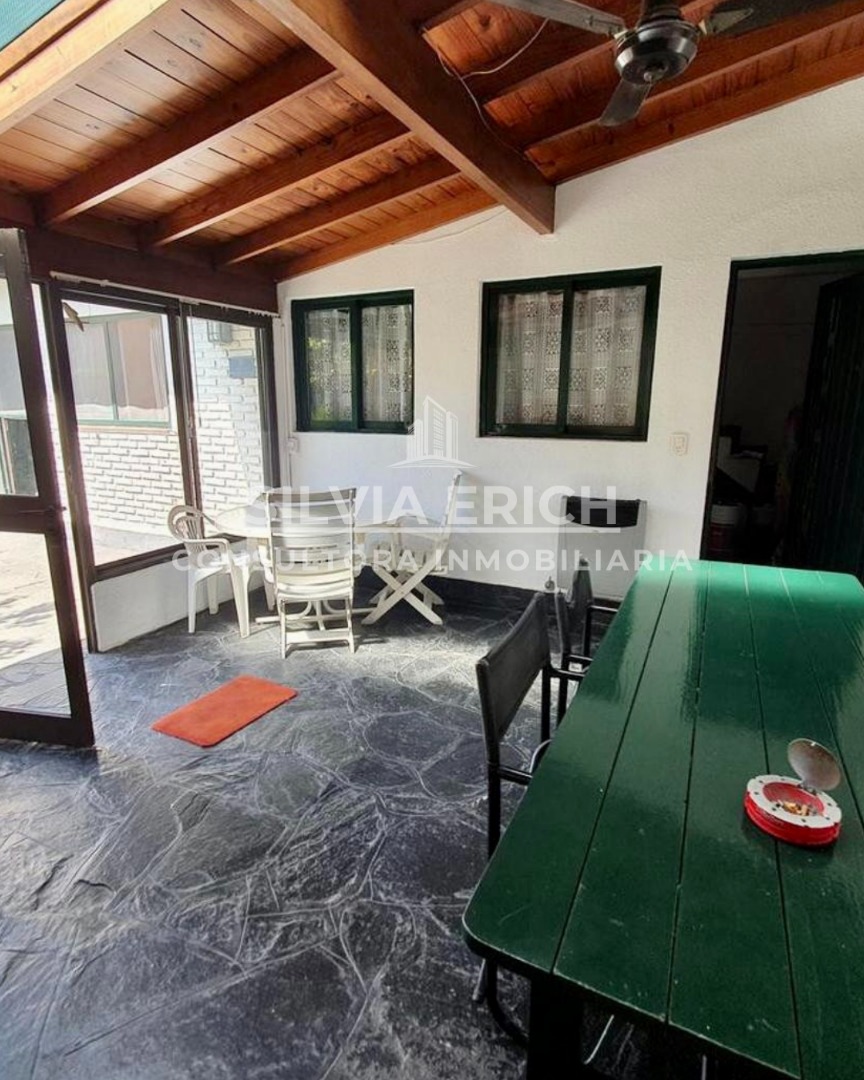VENTA 5AMB 330 METROS EN FLORIDA, PARQUE PISCINA Y PARRILLA