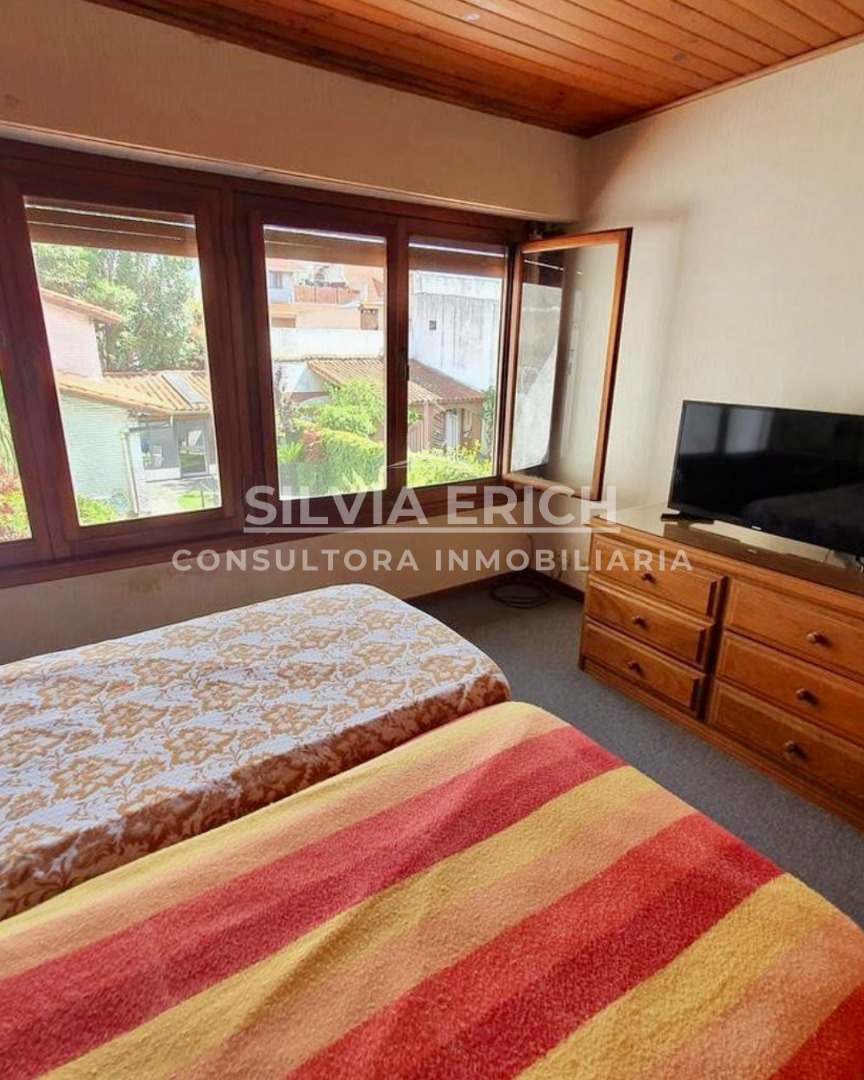 VENTA 5AMB 330 METROS EN FLORIDA, PARQUE PISCINA Y PARRILLA