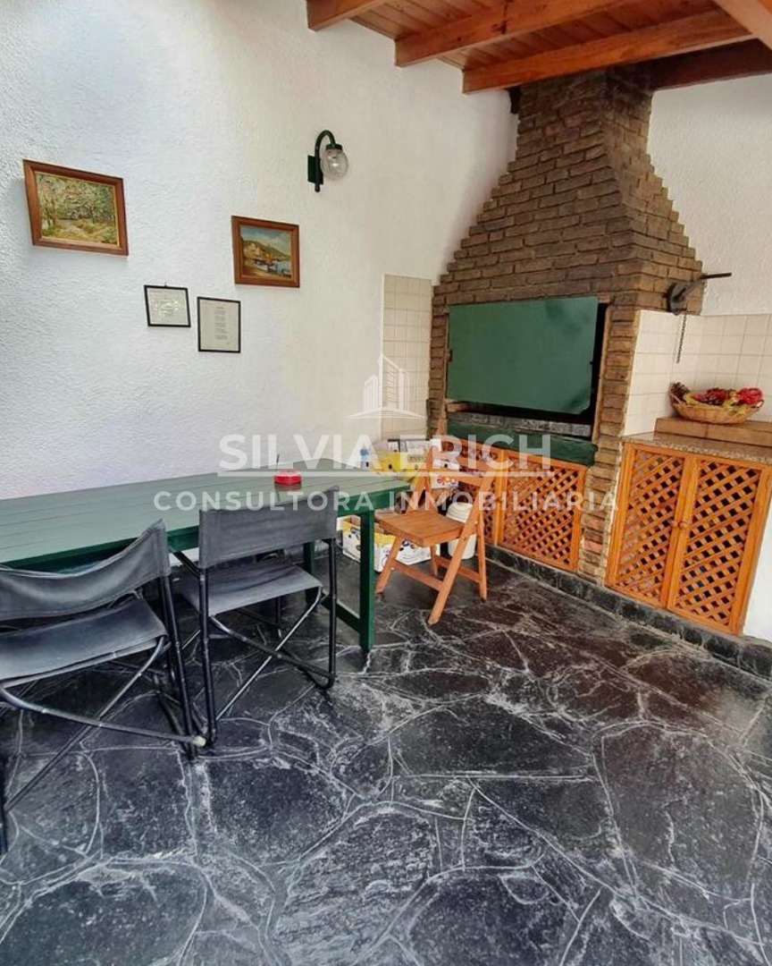 VENTA 5AMB 330 METROS EN FLORIDA, PARQUE PISCINA Y PARRILLA