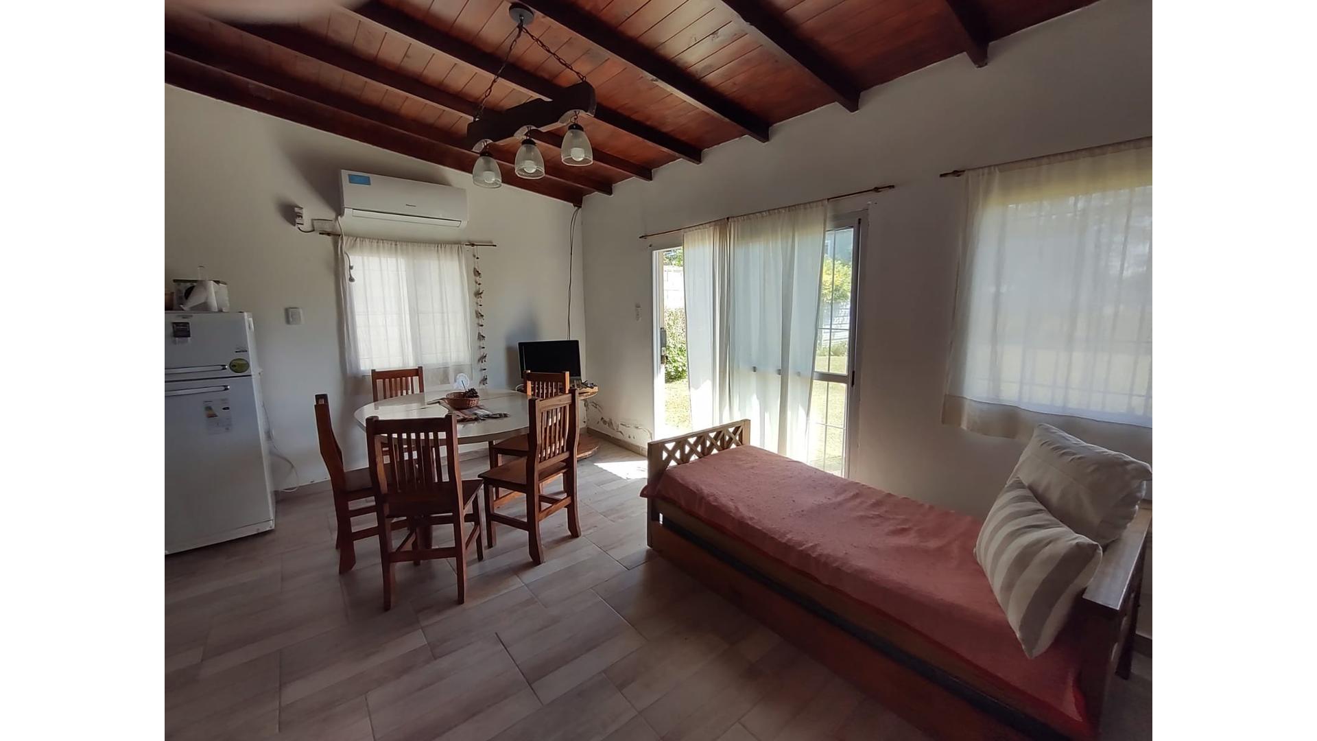 507 1200 – ARS800.000 – Casa – en Alquiler