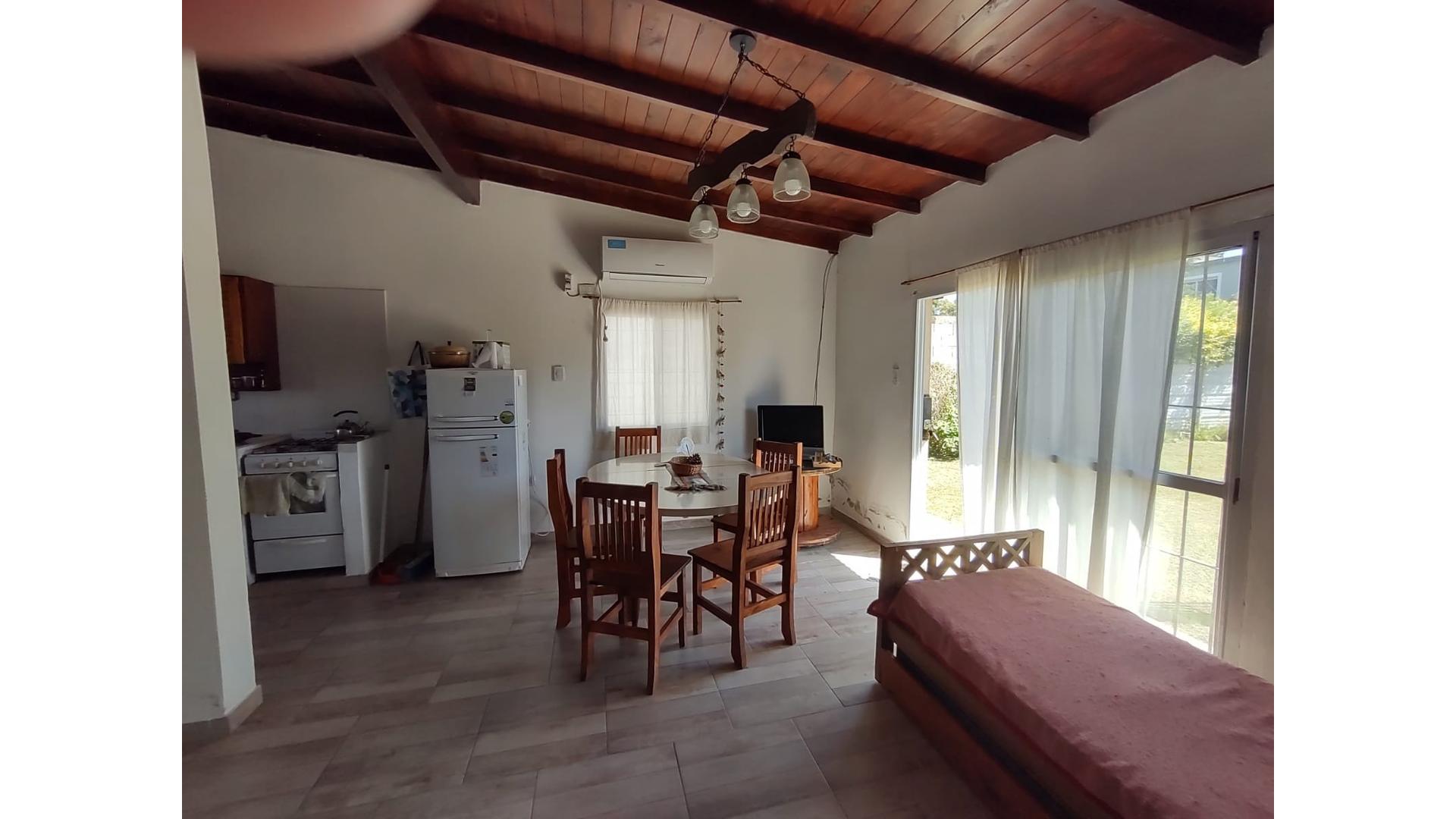 507 1200 – ARS800.000 – Casa – en Alquiler